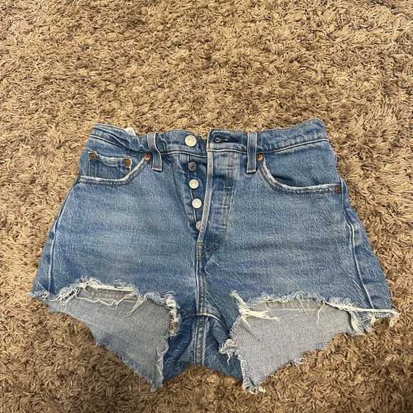 LEVI 501 DENIM SHORTS - Picture 2 of 4
